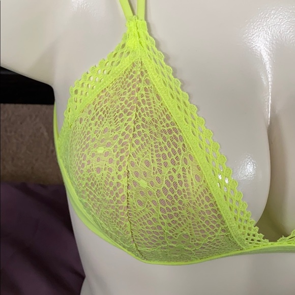 Victoria’s Secret Criss-cross Soft CUPS Bra Sexy - Picture 2 of 8